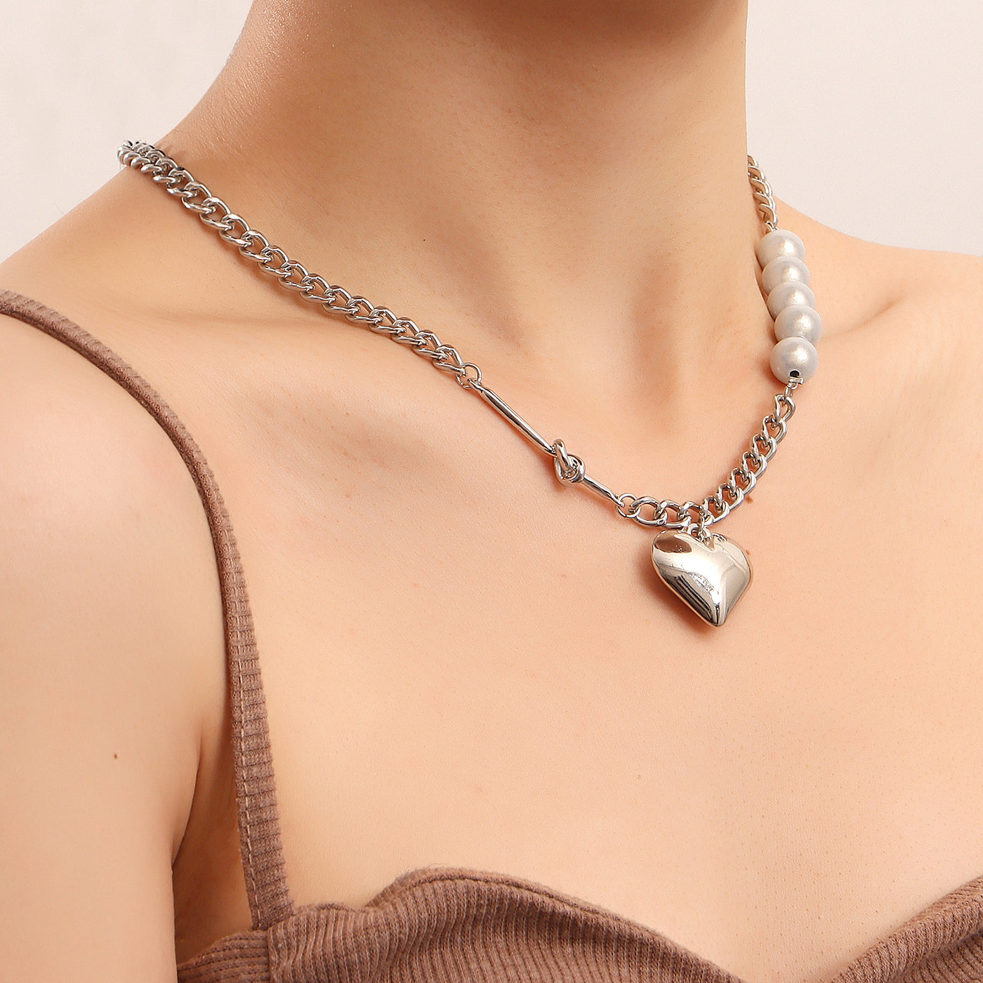 Reflective Pearl Heart Stitching Necklace For Women